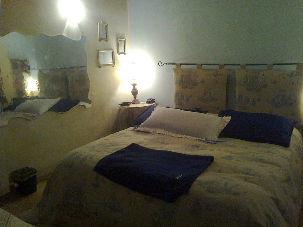 Bed And Breakfast Di Manu Taglio Di Po Bilik gambar